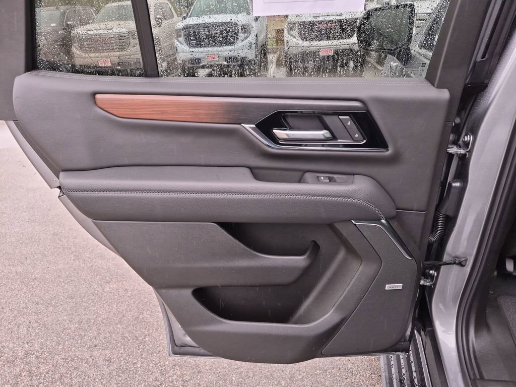 Used 2026 GMC Yukon Denali w/ Denali Reserve Package image 34