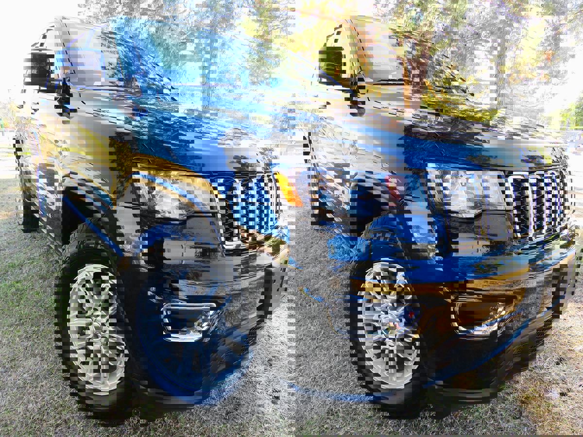 Used 2018 Jeep Grand Cherokee Laredo image 12