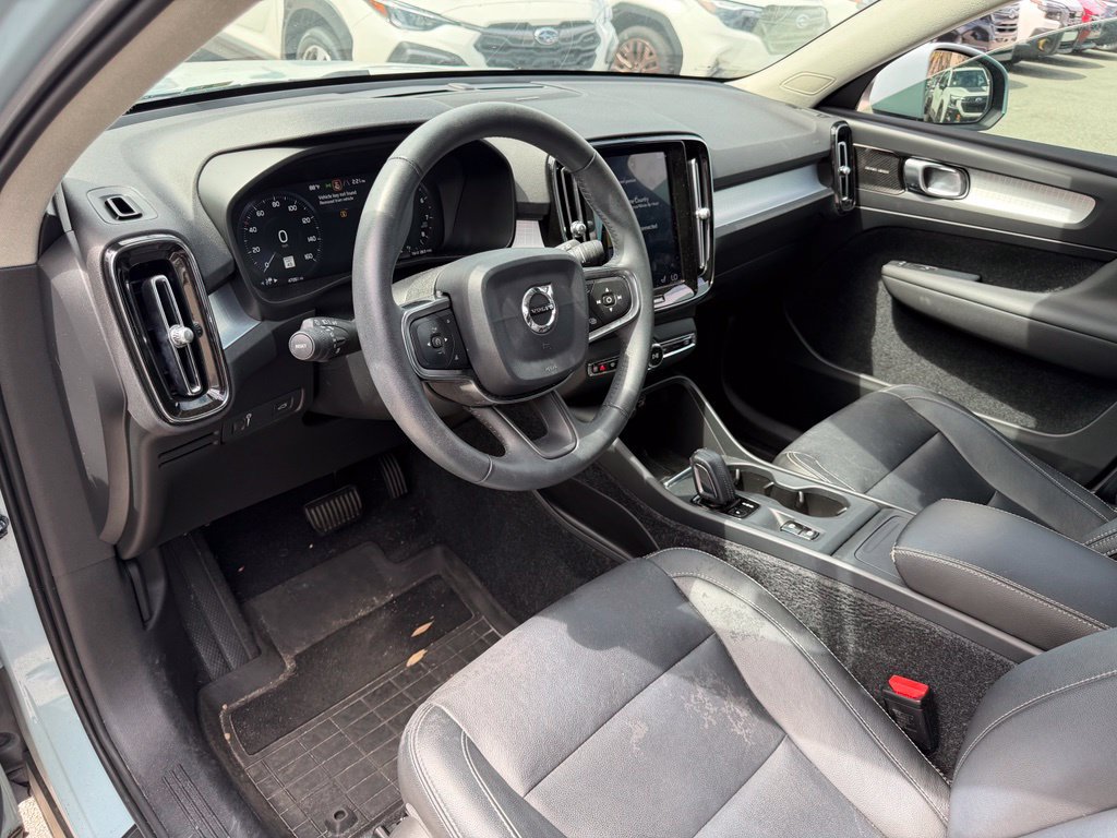 Used 2019 Volvo XC40 T5 Momentum AWD/4WD image 22