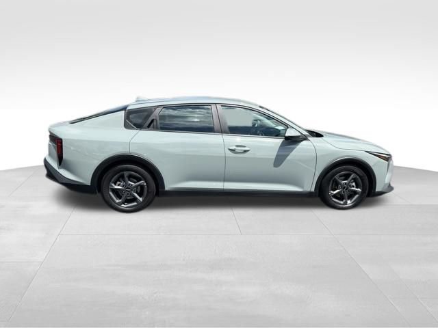 Certified 2025 Kia K4 FWD image 9