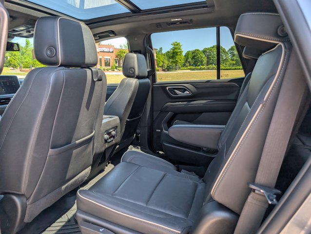 Used 2023 GMC Yukon SLT AWD/4WD image 14
