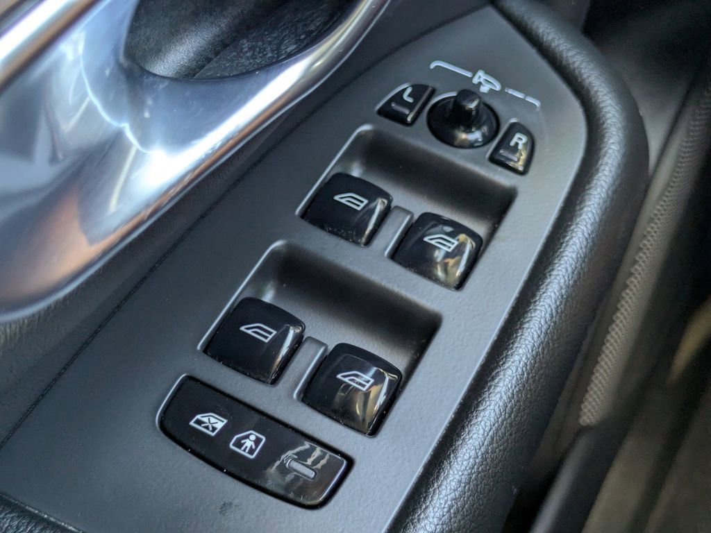 Used 2022 Volvo XC90 T5 Momentum w/ Protection Package Premier image 27