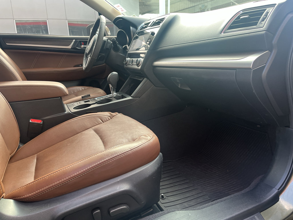 Used 2017 Subaru Outback 2.5i Touring AWD/4WD image 18