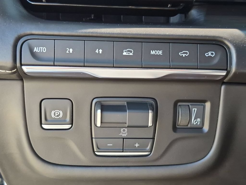 Certified 2024 Cadillac Escalade Sport Platinum w/ LPO, Floor Liner Package AWD/4WD image 10