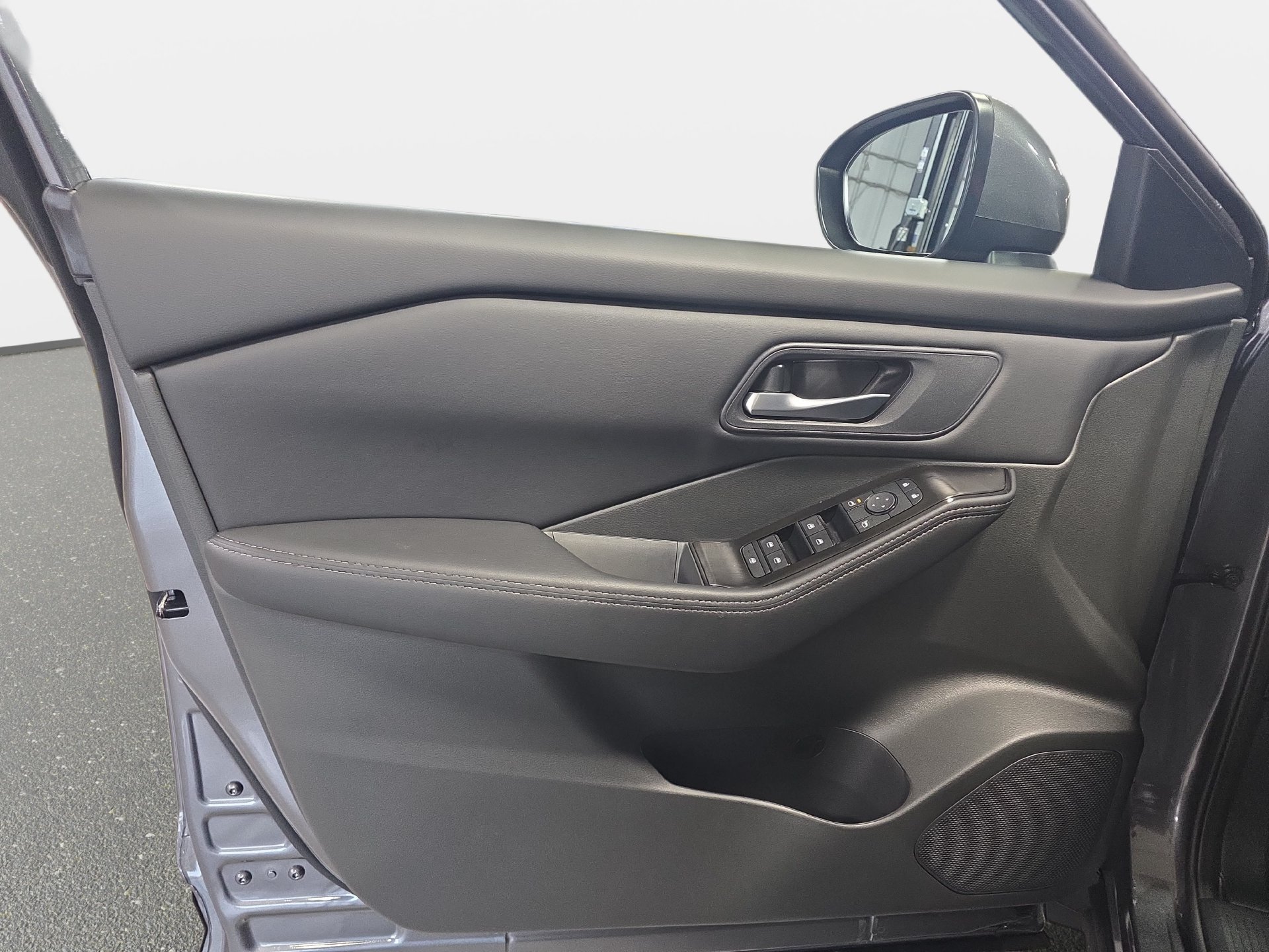 New 2026 Nissan Rogue SV FWD image 26