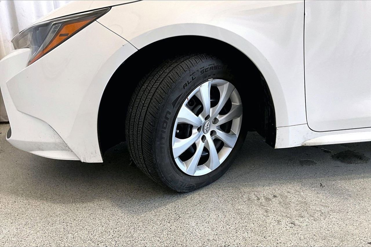 Used 2021 Toyota Corolla LE FWD image 20