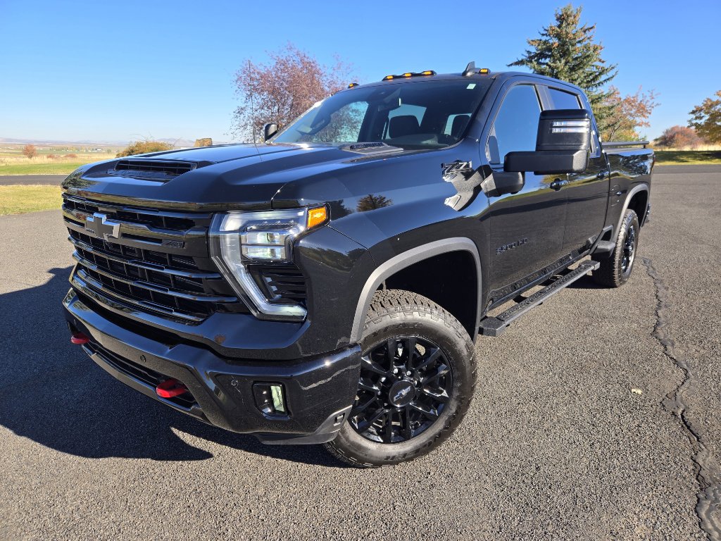 Used 2025 Chevrolet Silverado 3500 LT image 1