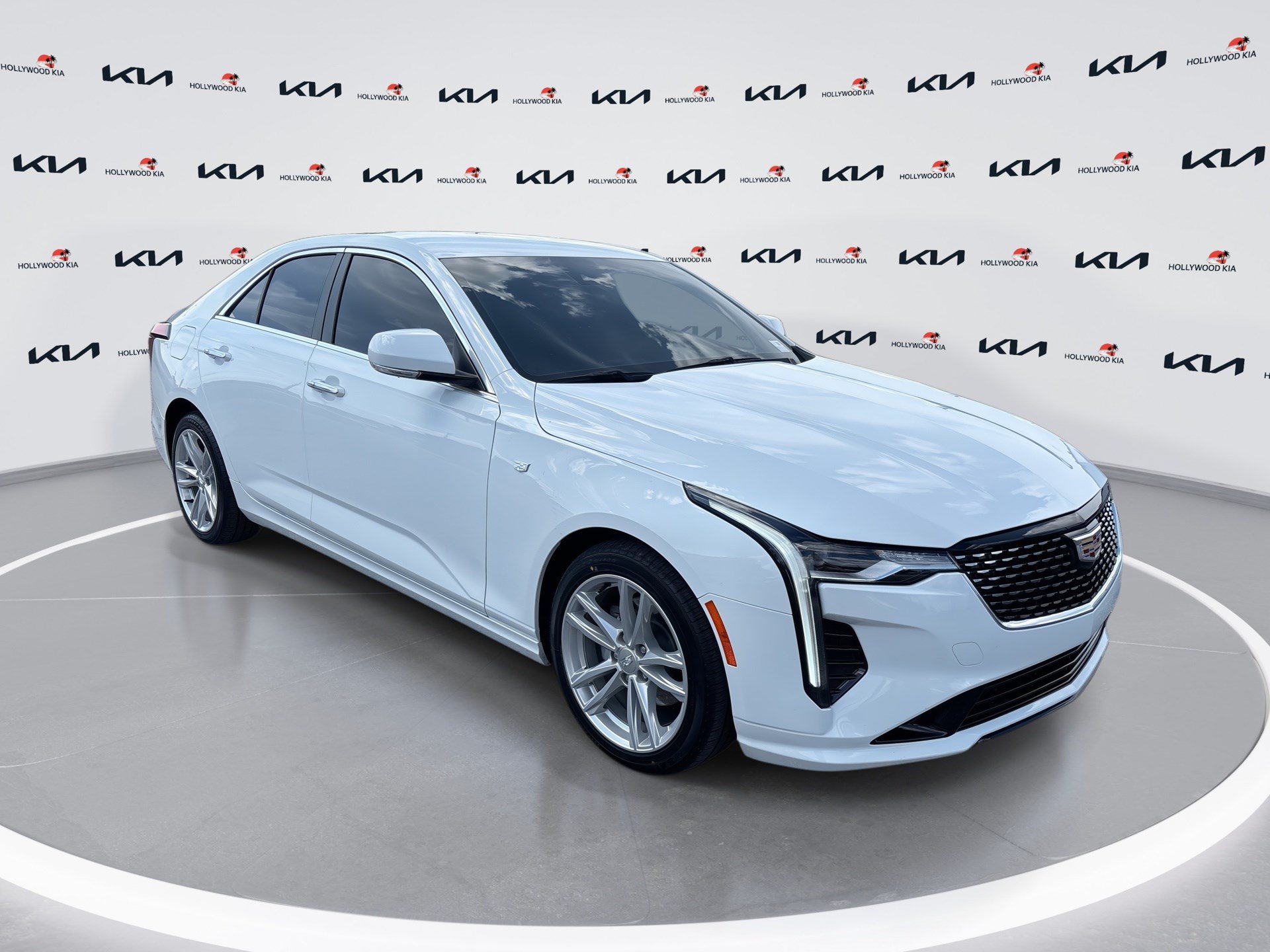 Used 2024 Cadillac CT4 Luxury RWD image 1