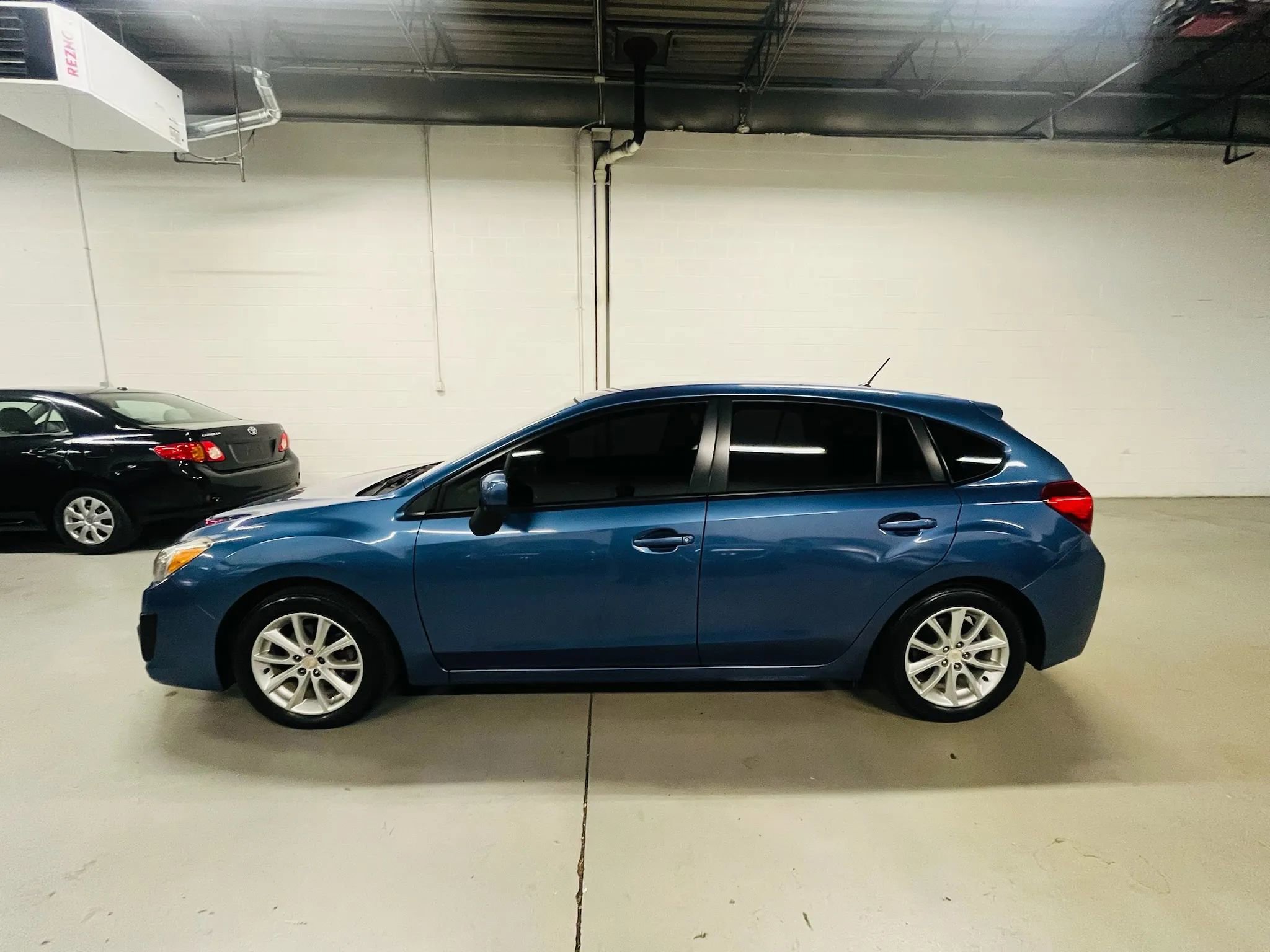 Used 2014 Subaru Impreza 2.0i Premium w/ All-Weather Package w/CVT image 5