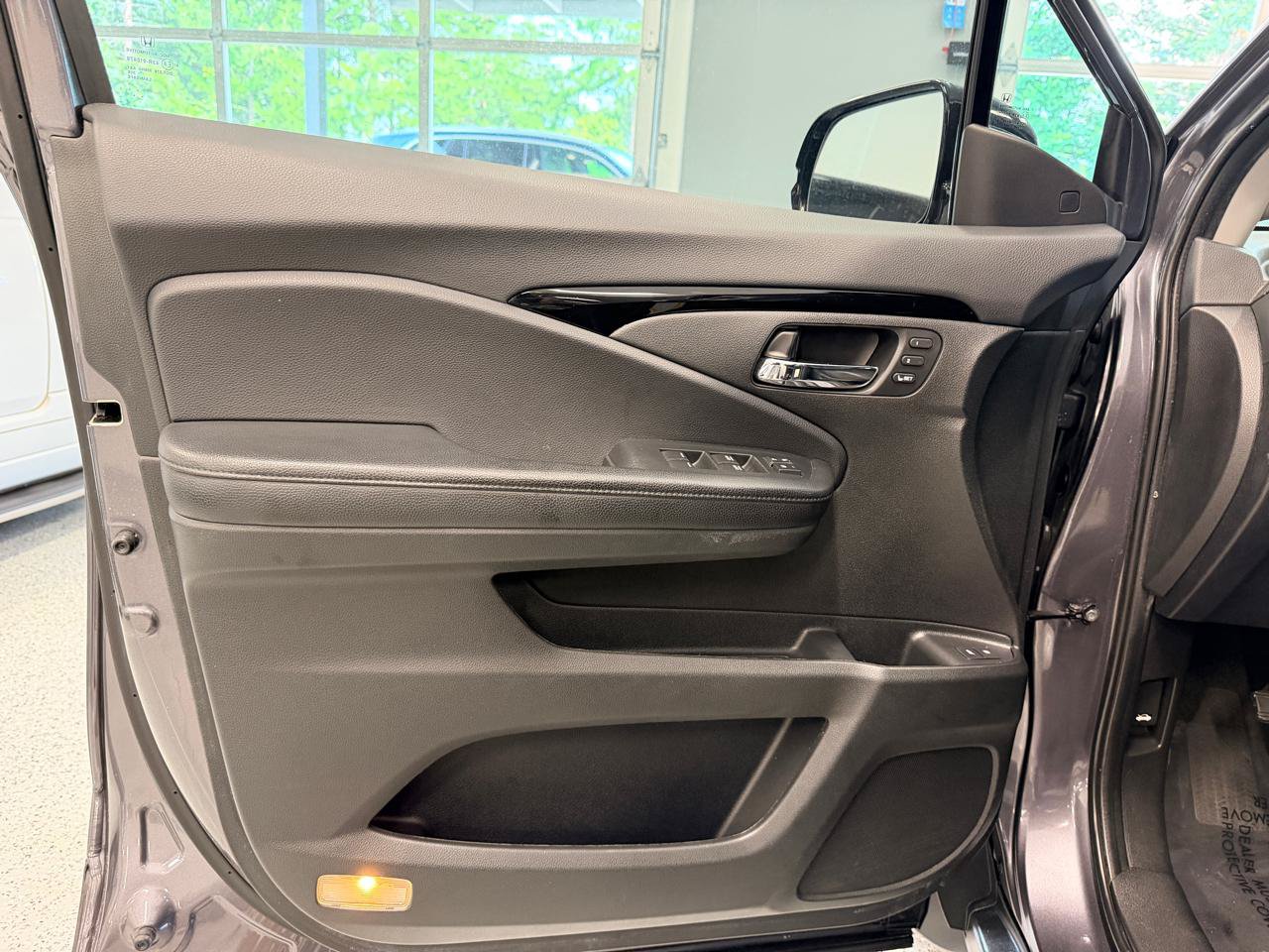 Used 2019 Honda Pilot Touring image 15