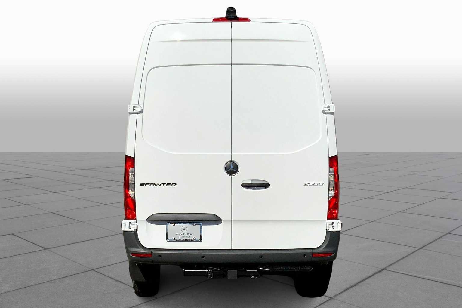 Used 2026 Mercedes-Benz Sprinter 2500 image 4