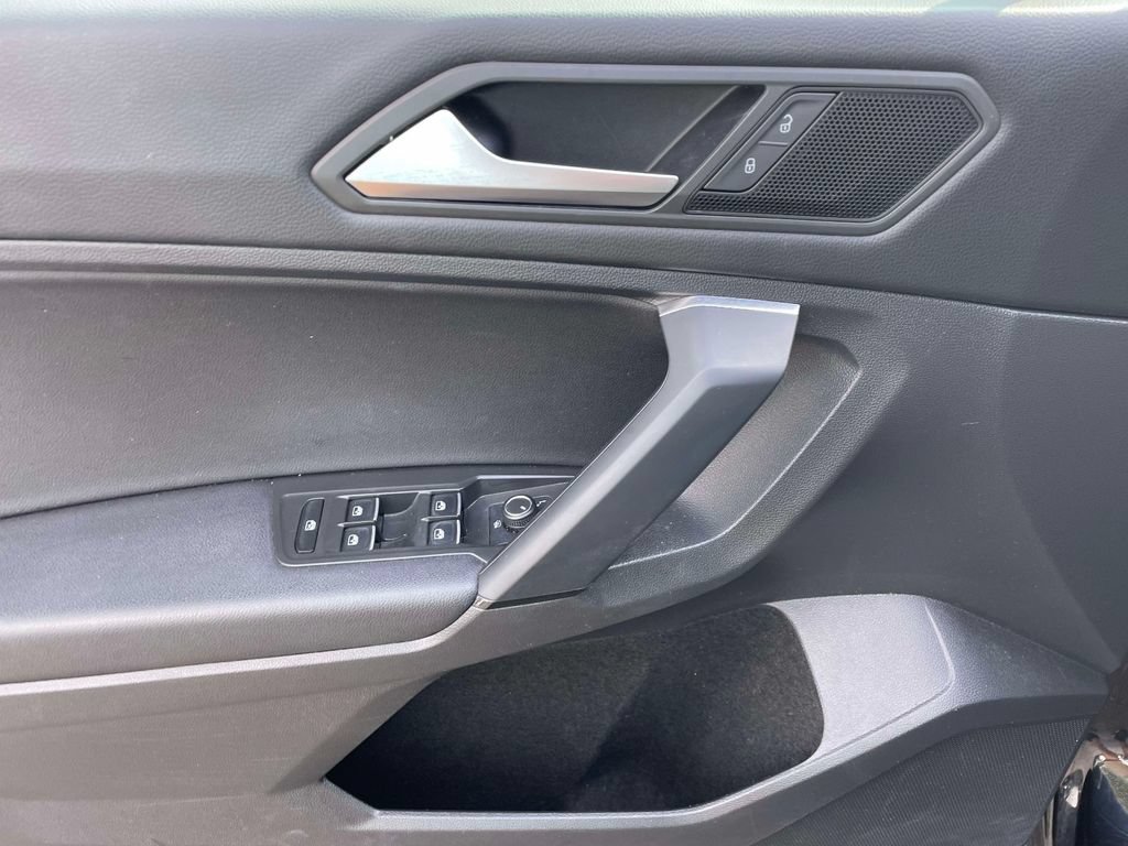 Used 2019 Volkswagen Tiguan SE w/ Panoramic Sunroof Package AWD/4WD image 19
