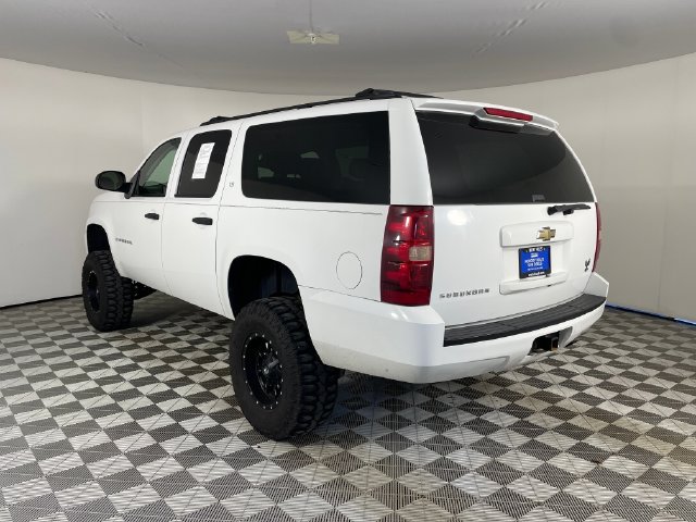 Used 2009 Chevrolet Suburban 2500 LS w/ Skid Plate Package AWD/4WD image 14