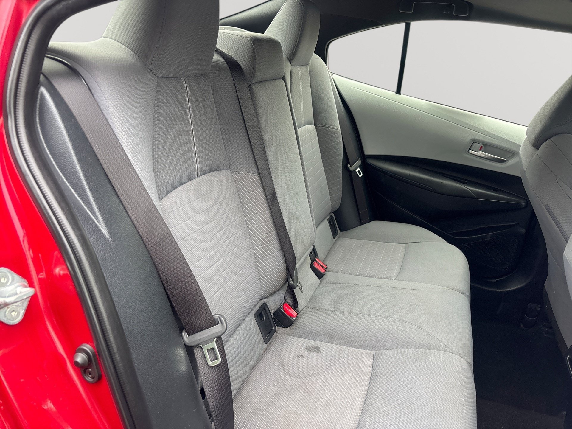 Used 2020 Toyota Corolla SE w/ SE Premium Package FWD image 27
