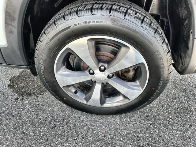 Used 2019 Jeep Cherokee Limited AWD/4WD image 22
