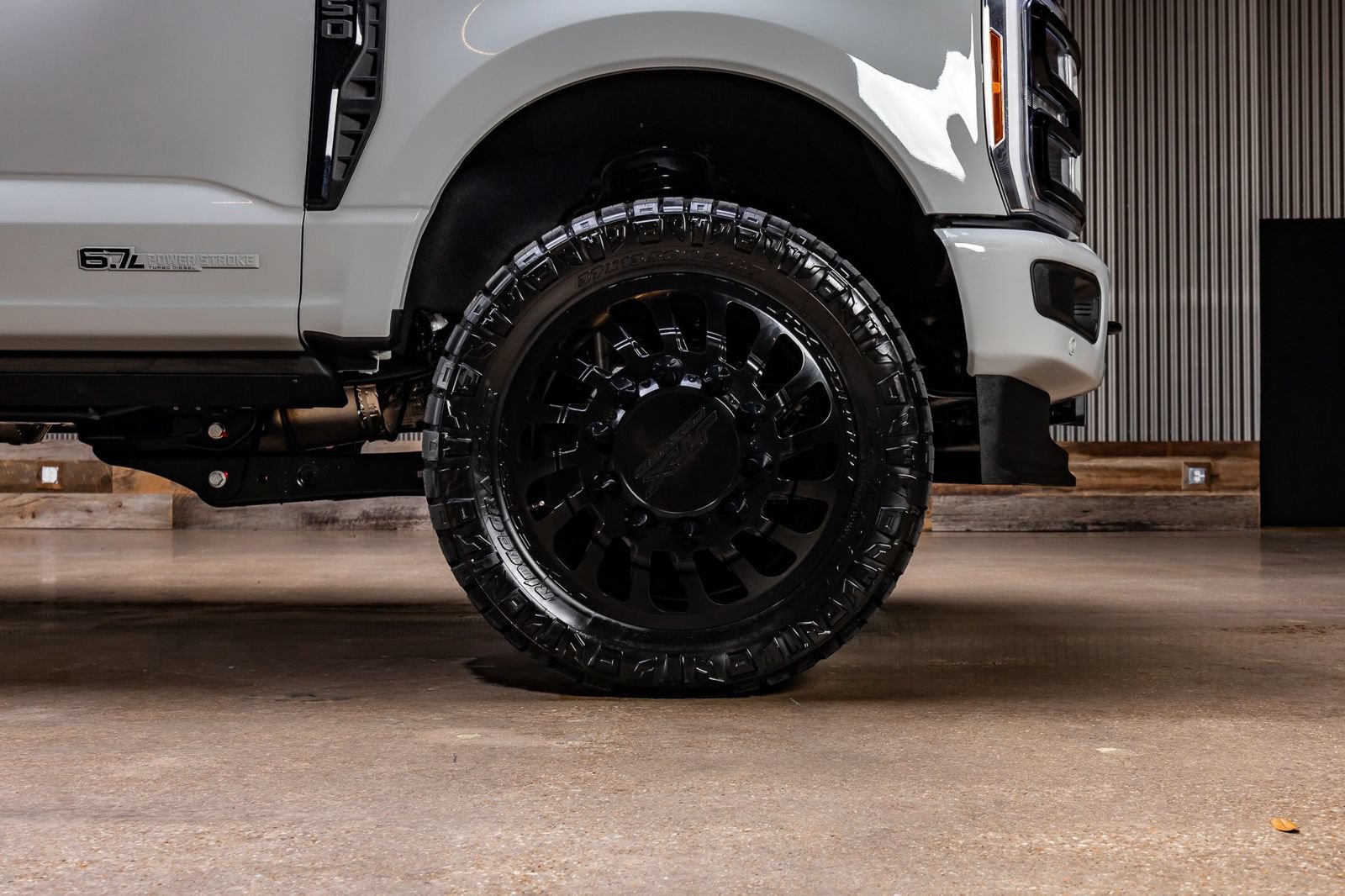 Used 2026 Ford F350 Platinum w/ FX4 Off-Road Package AWD/4WD image 12