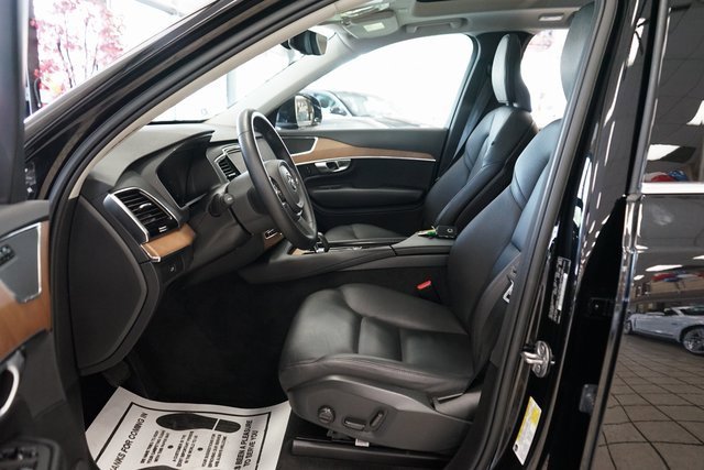 Used 2023 Volvo XC90 B6 Plus image 28