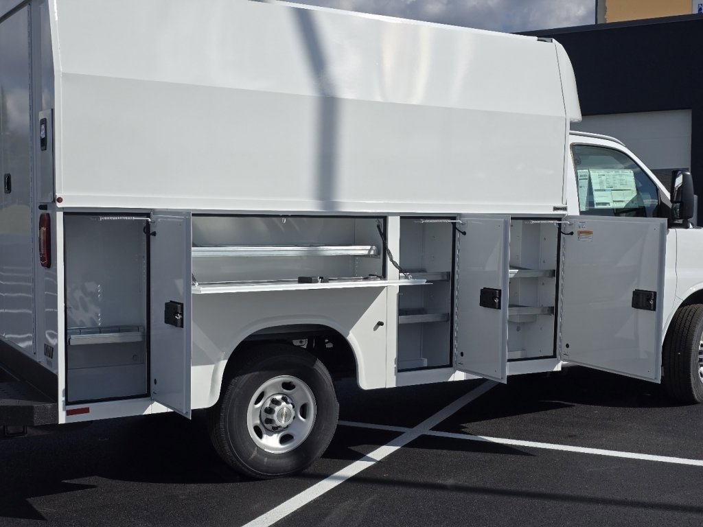 New 2025 Chevrolet Express 3500 w/ Power Convenience Package image 9