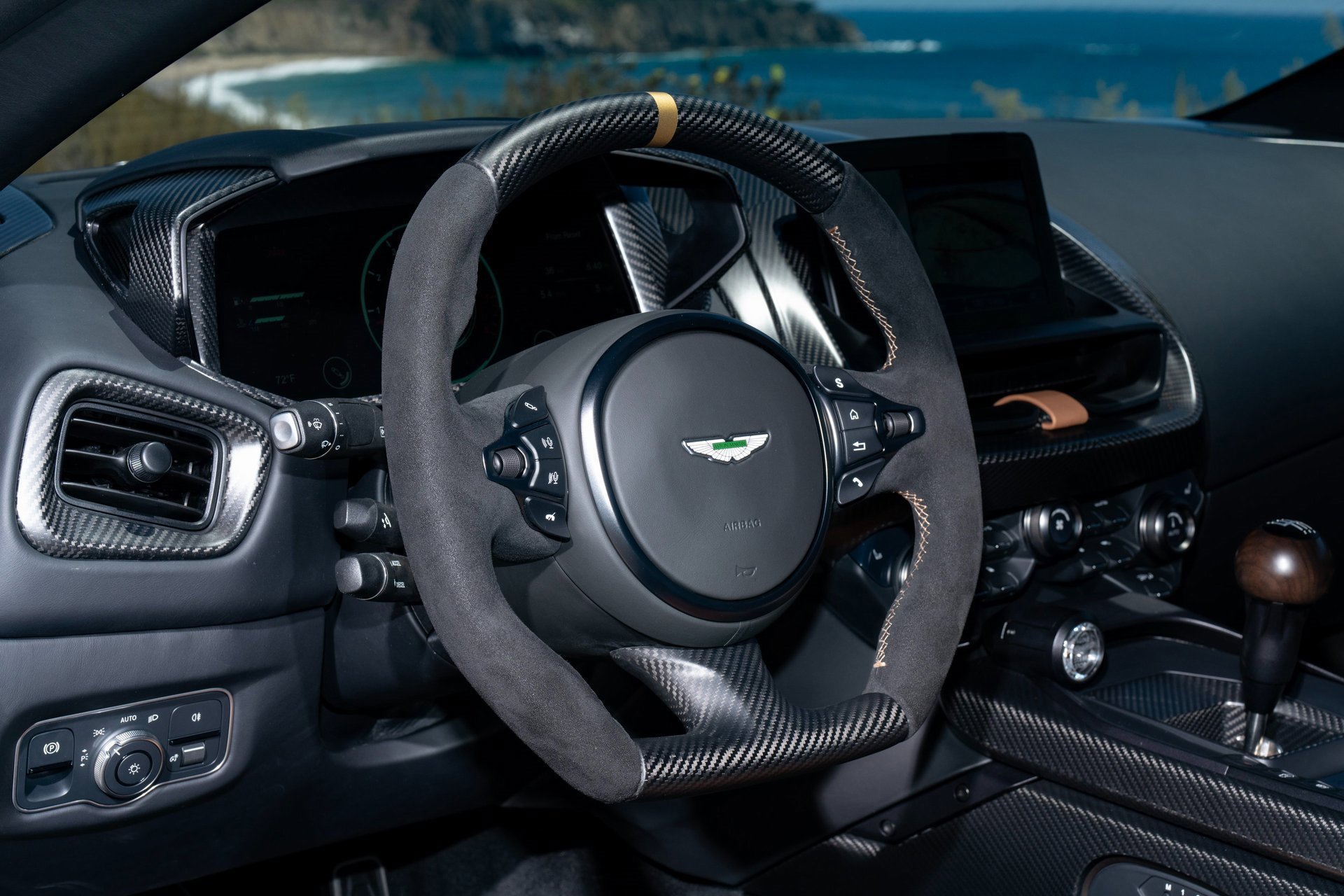 Used 2024 Aston Martin Valour image 42