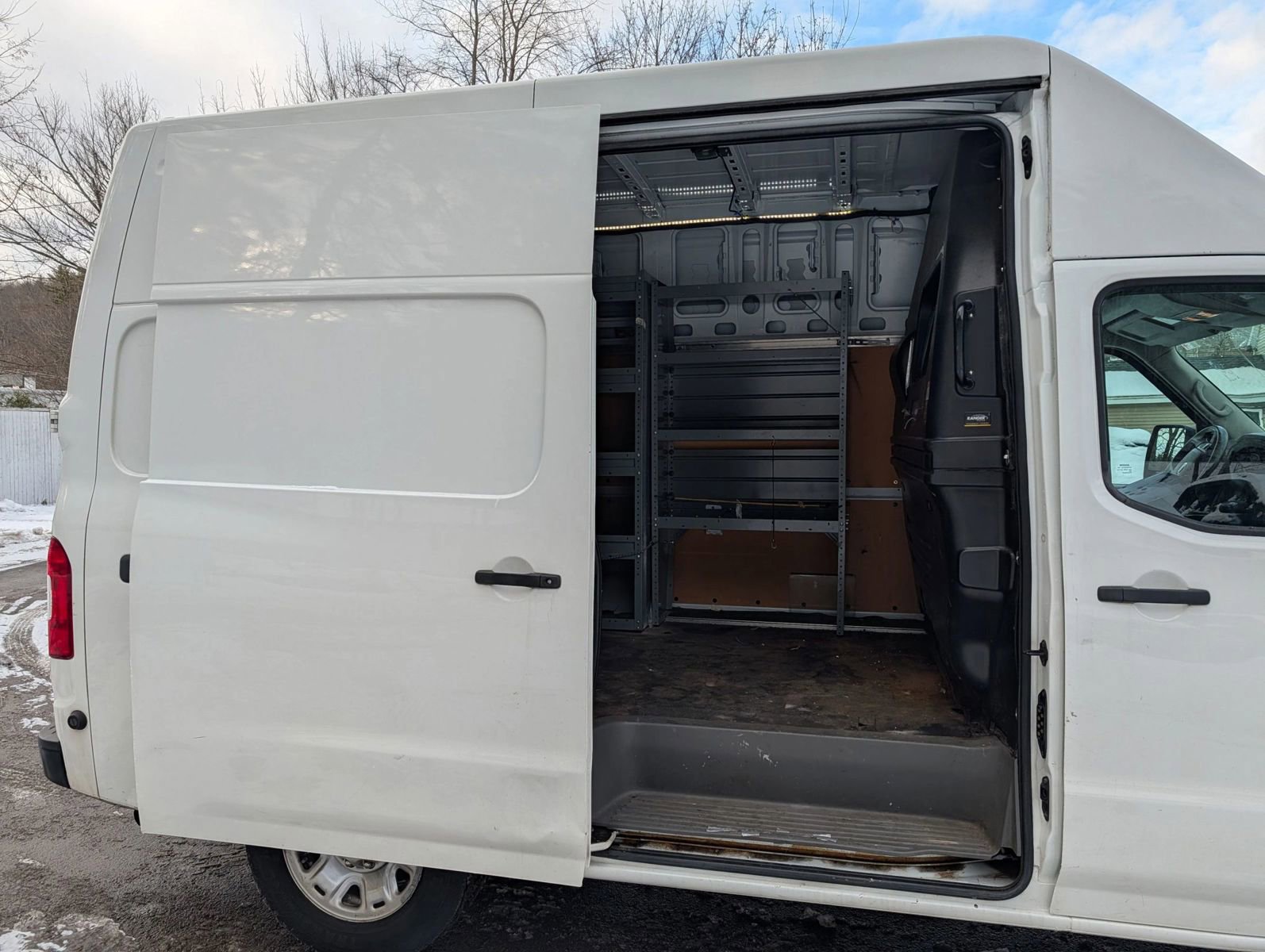 Used 2020 Nissan NV 2500 SV image 22