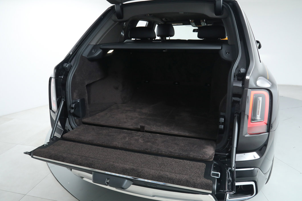Used 2025 Rolls-Royce Cullinan AWD/4WD image 45