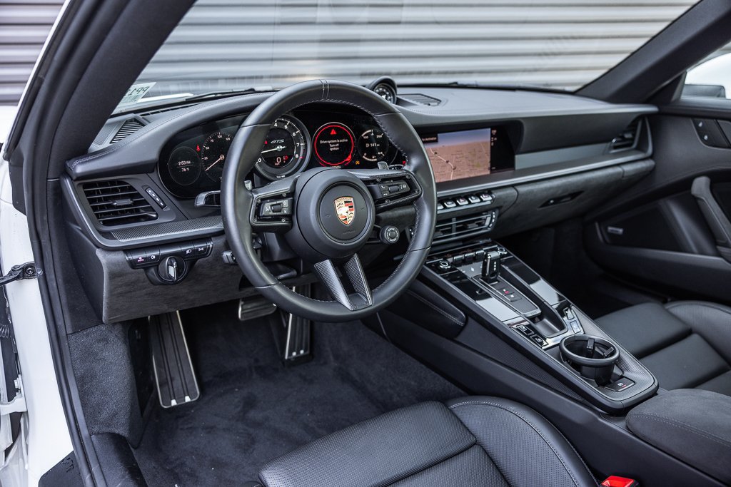 Certified 2024 Porsche 911 Carrera GTS RWD image 4