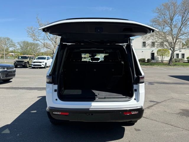 New 2026 Jeep Grand Wagoneer Limited AWD/4WD image 9