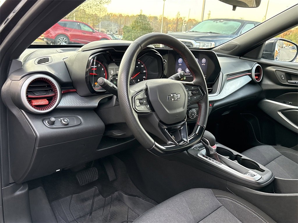 Used 2024 Chevrolet Trax RS w/ Driver Confidence Package image 16