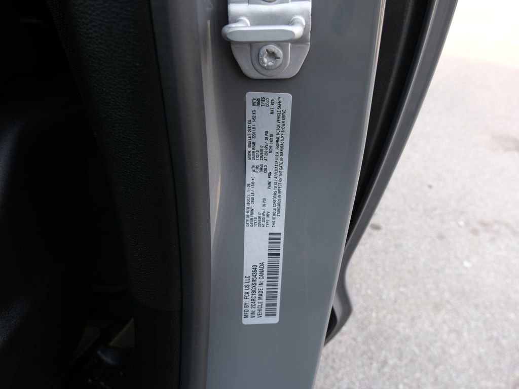 Used 2025 Chrysler Pacifica Select image 35