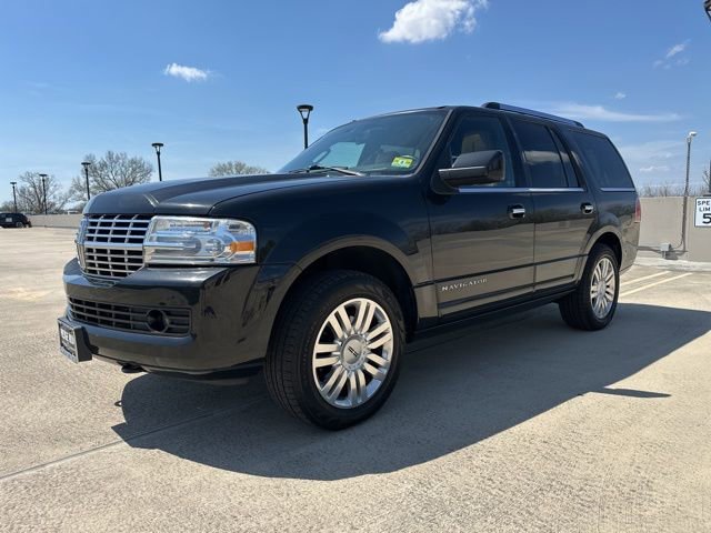 Used 2014 Lincoln Navigator 4WD w/ Equipment Group 101A image 3