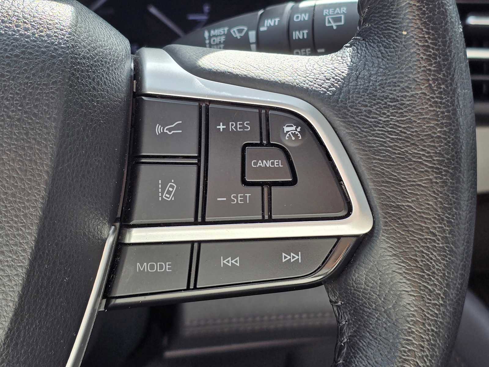 Used 2022 Toyota Sienna XLE image 35