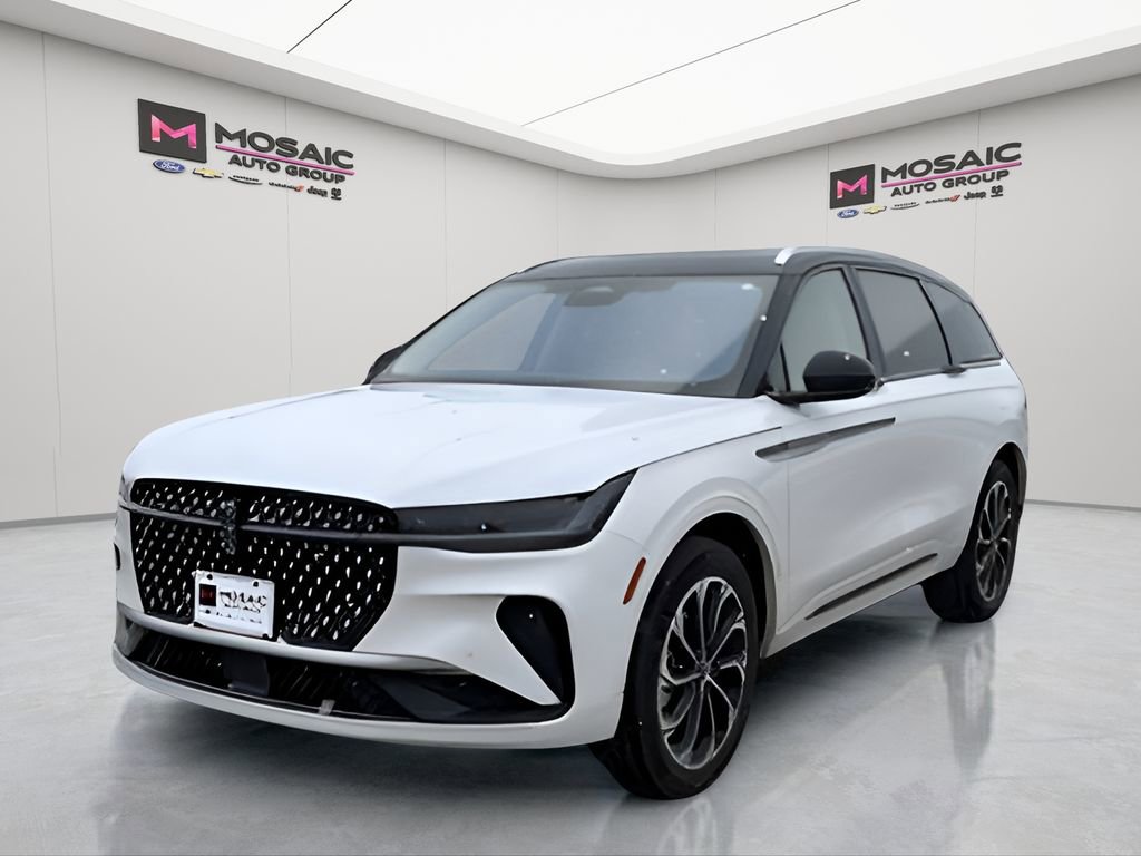 Used 2025 Lincoln Nautilus Reserve image 3