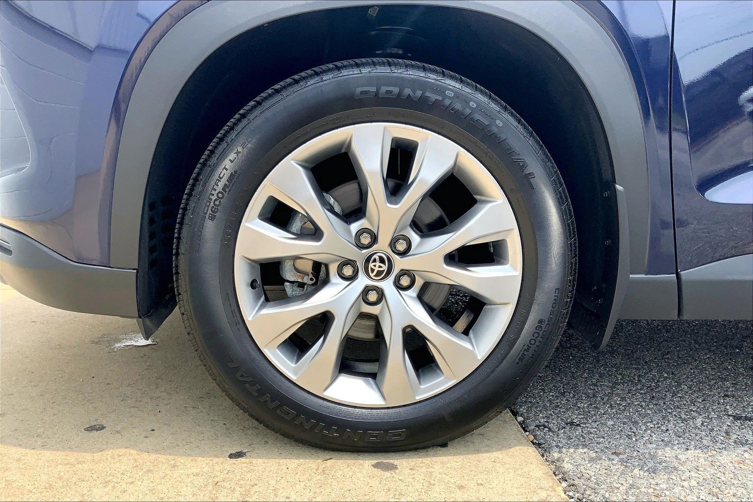 Used 2025 Toyota Grand Highlander AWD image 11