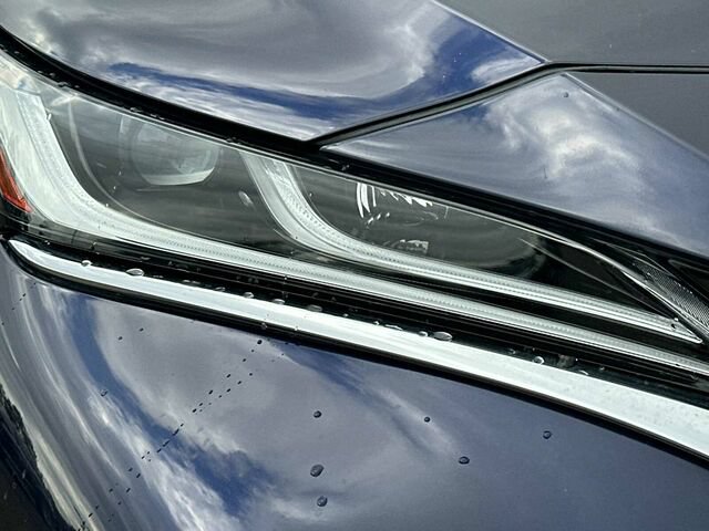 Used 2024 Toyota Venza LE AWD/4WD image 32