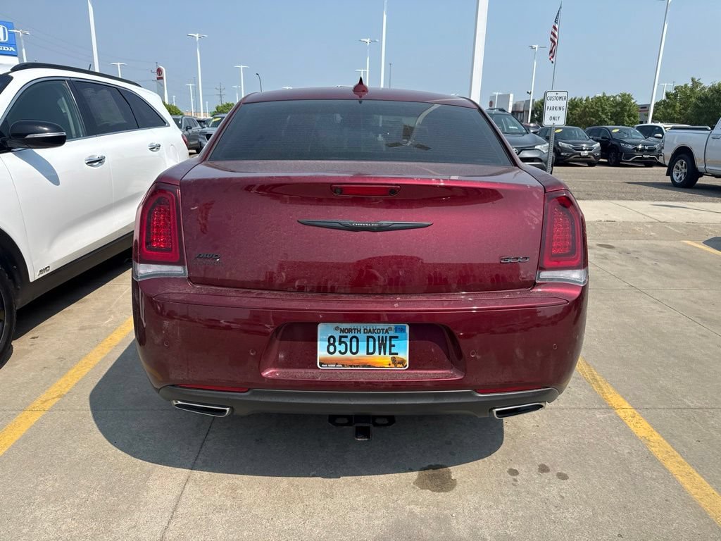 Used 2022 Chrysler 300 Touring L w/ Popular Equipment Group AWD/4WD image 6