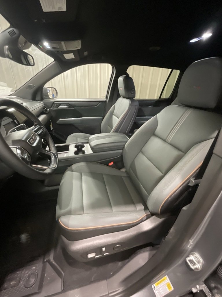 Used 2025 GMC Acadia AT4 w/ LPO, Floor Liner Package image 10
