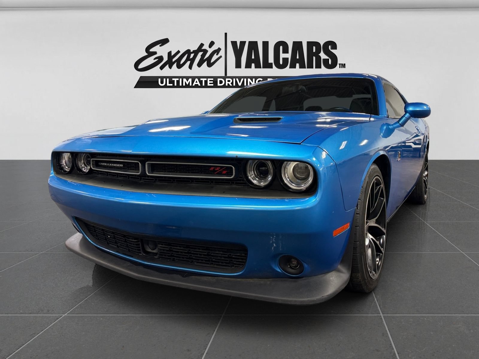 Used 2015 Dodge Challenger R/T Scat Pack w/ Leather Interior Group RWD image 9