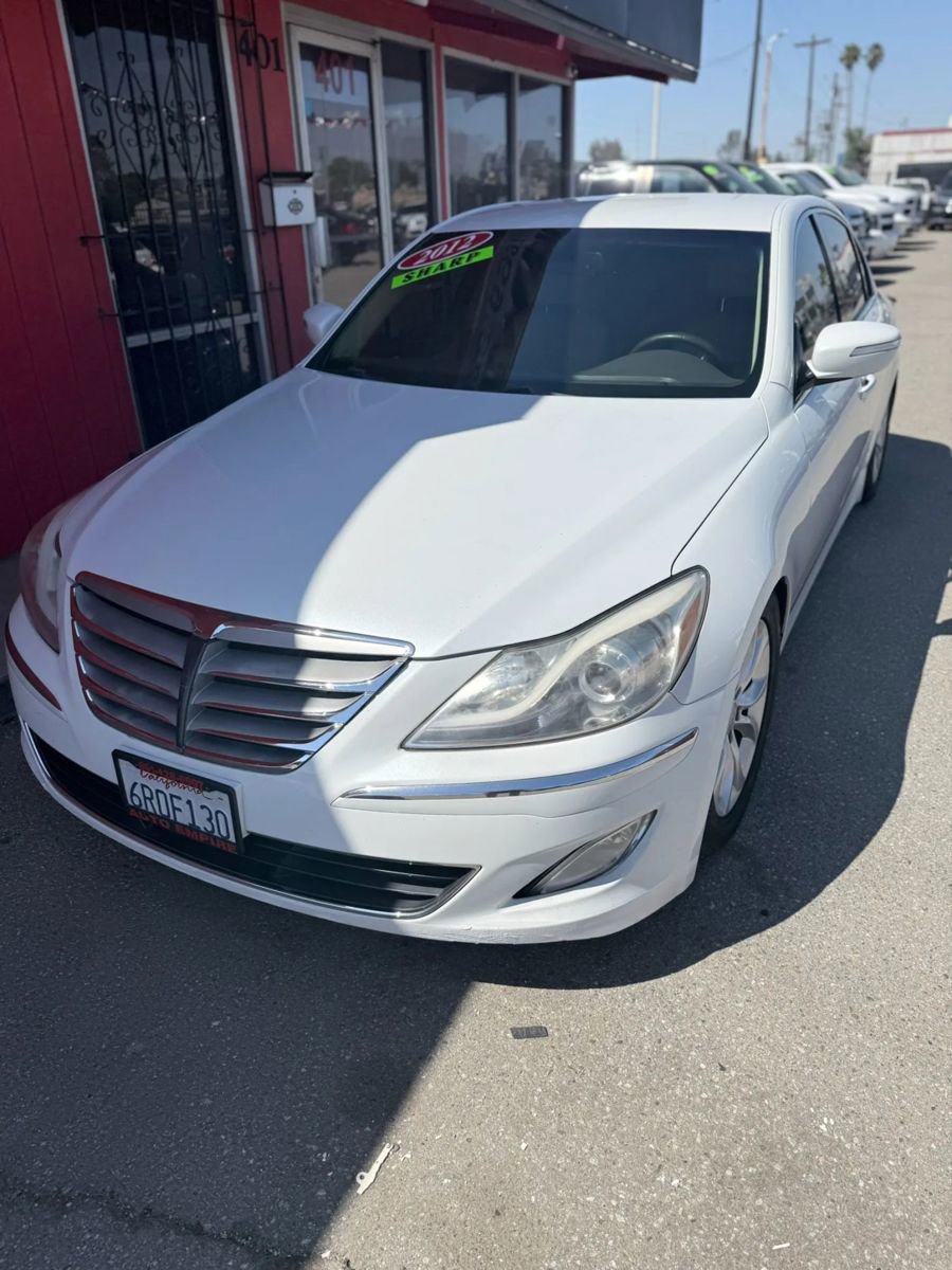 Used 2012 Hyundai Genesis 3.8 image 2