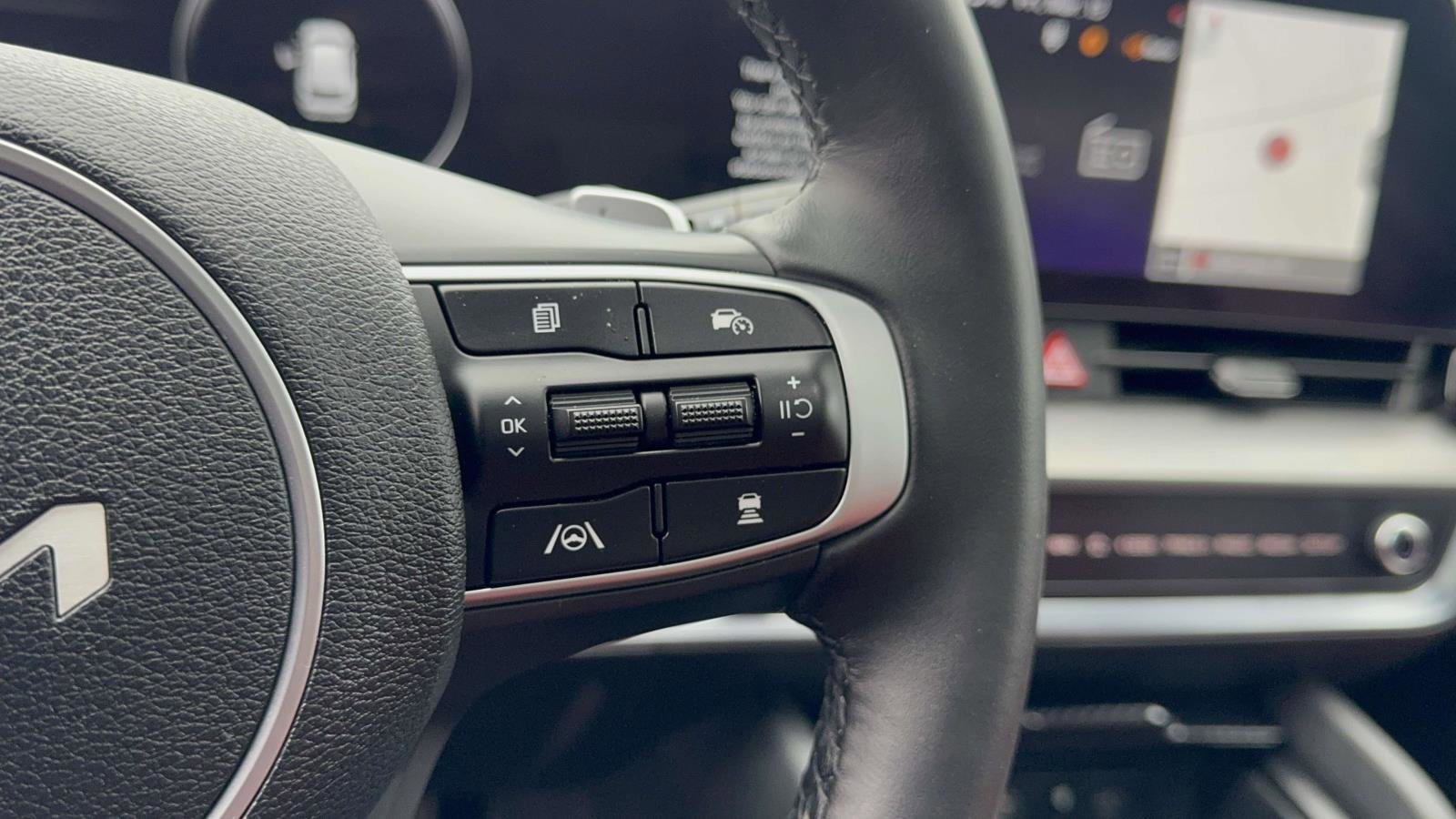 Used 2025 Kia Sportage SX Prestige image 16