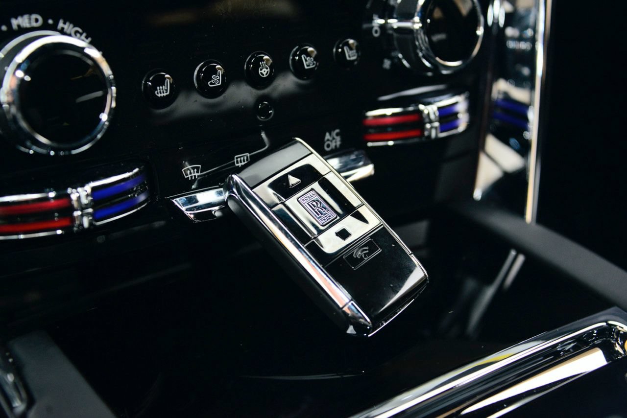 Certified 2023 Rolls-Royce Cullinan w/ Technology Package AWD/4WD image 15