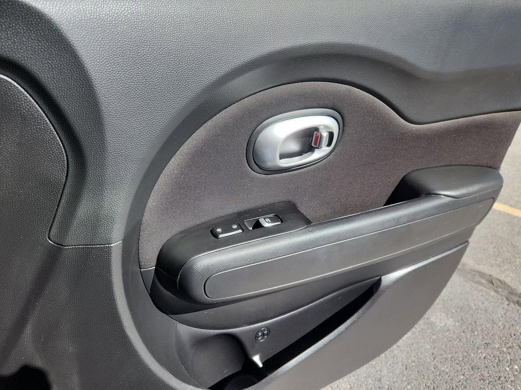 Used 2019 Kia Soul + FWD image 11