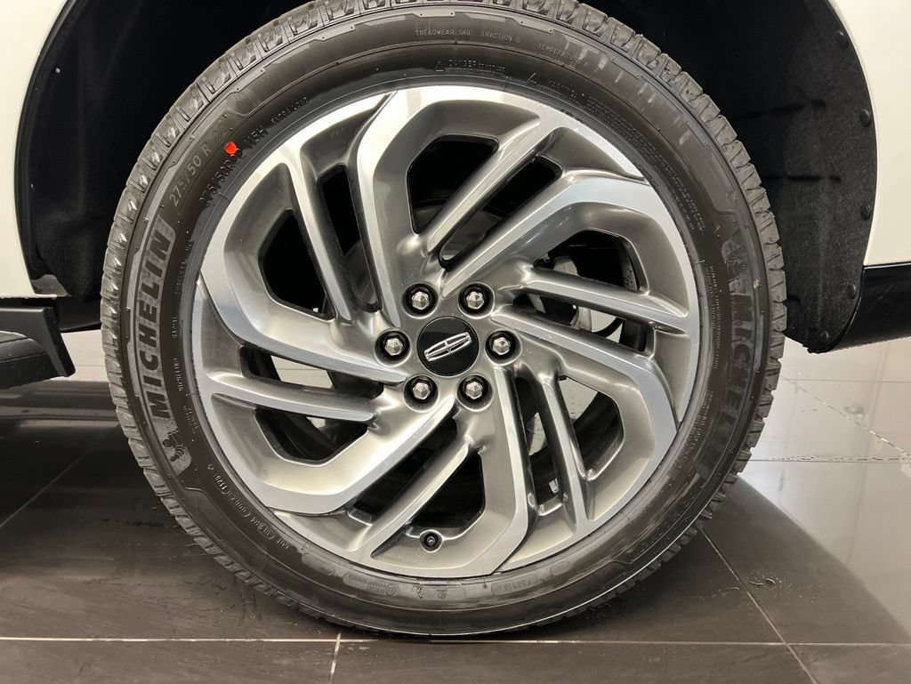 Used 2026 Lincoln Navigator Premiere AWD/4WD image 4