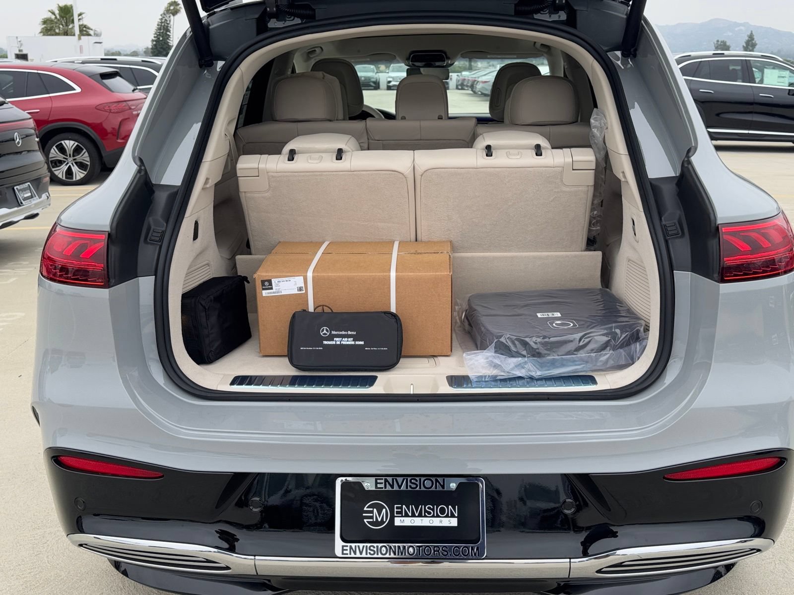 New 2026 Mercedes-Benz EQS 400 4MATIC SUV image 13