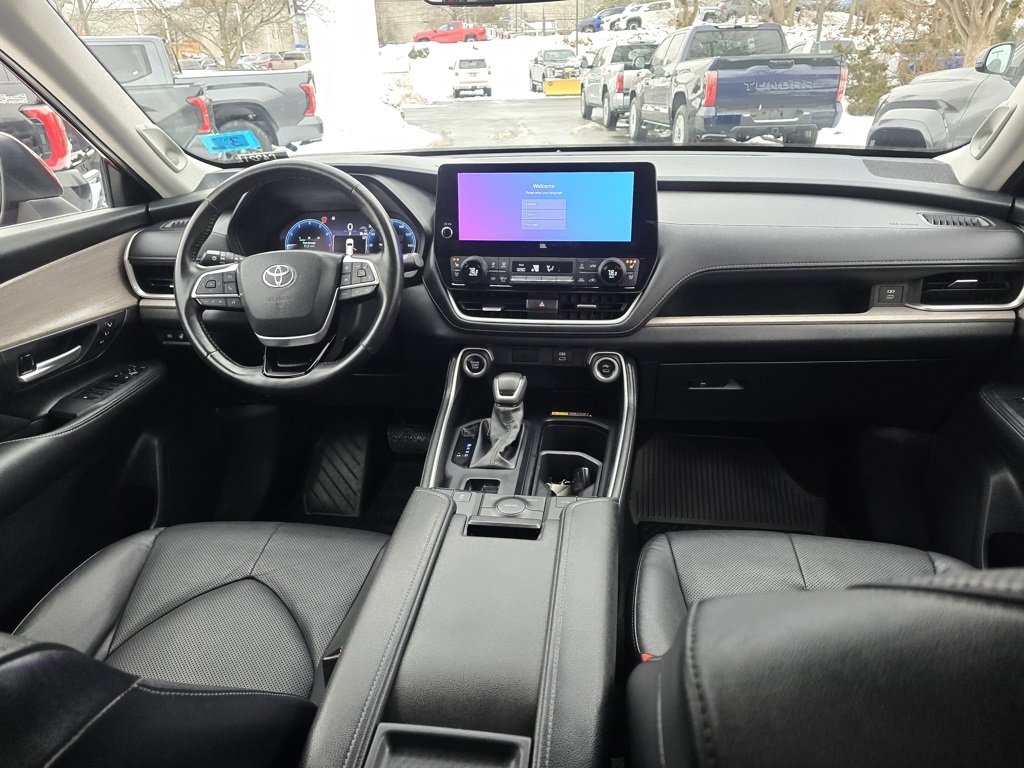 Certified 2024 Toyota Grand Highlander Limited image 16