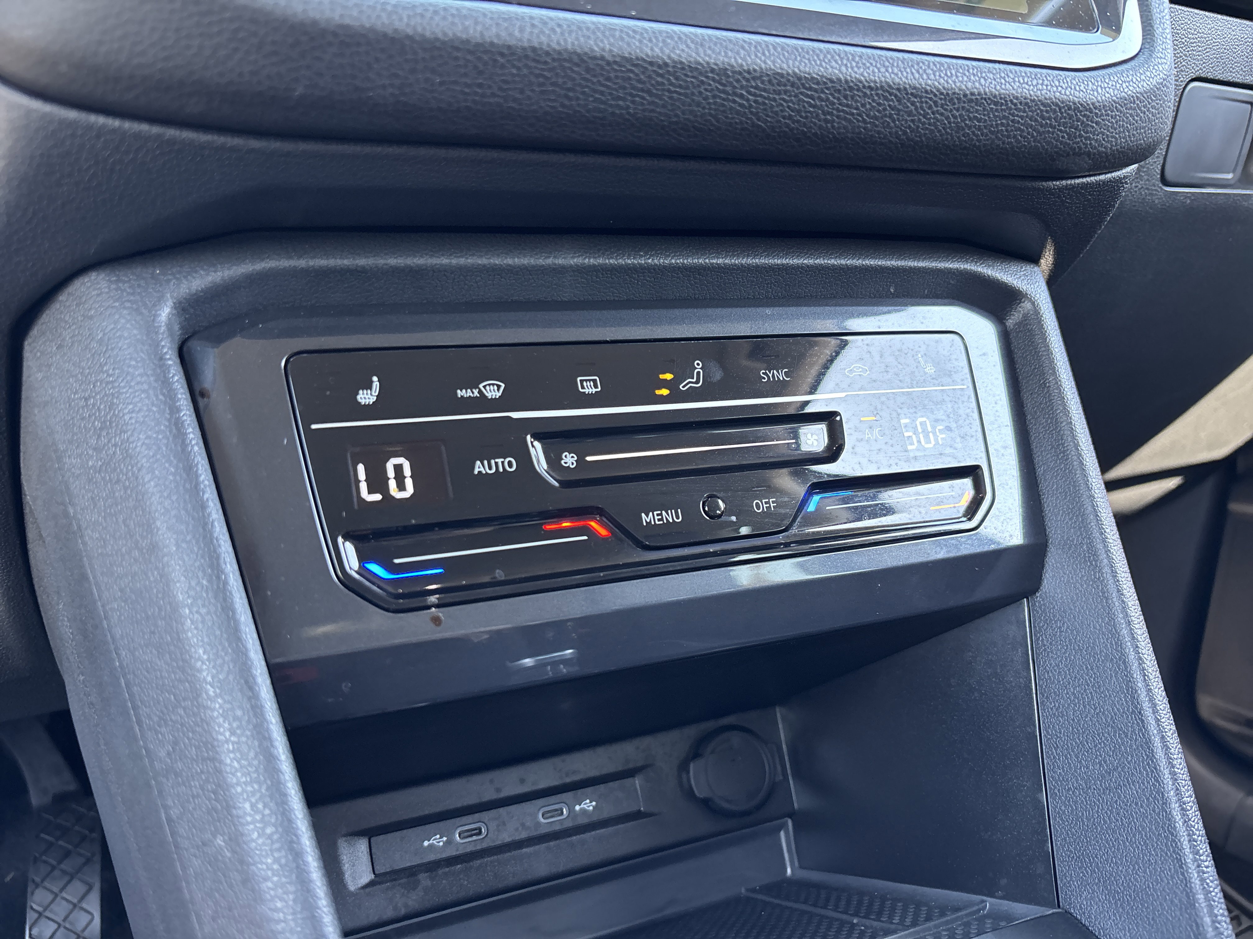 Certified 2023 Volkswagen Tiguan SE FWD image 23