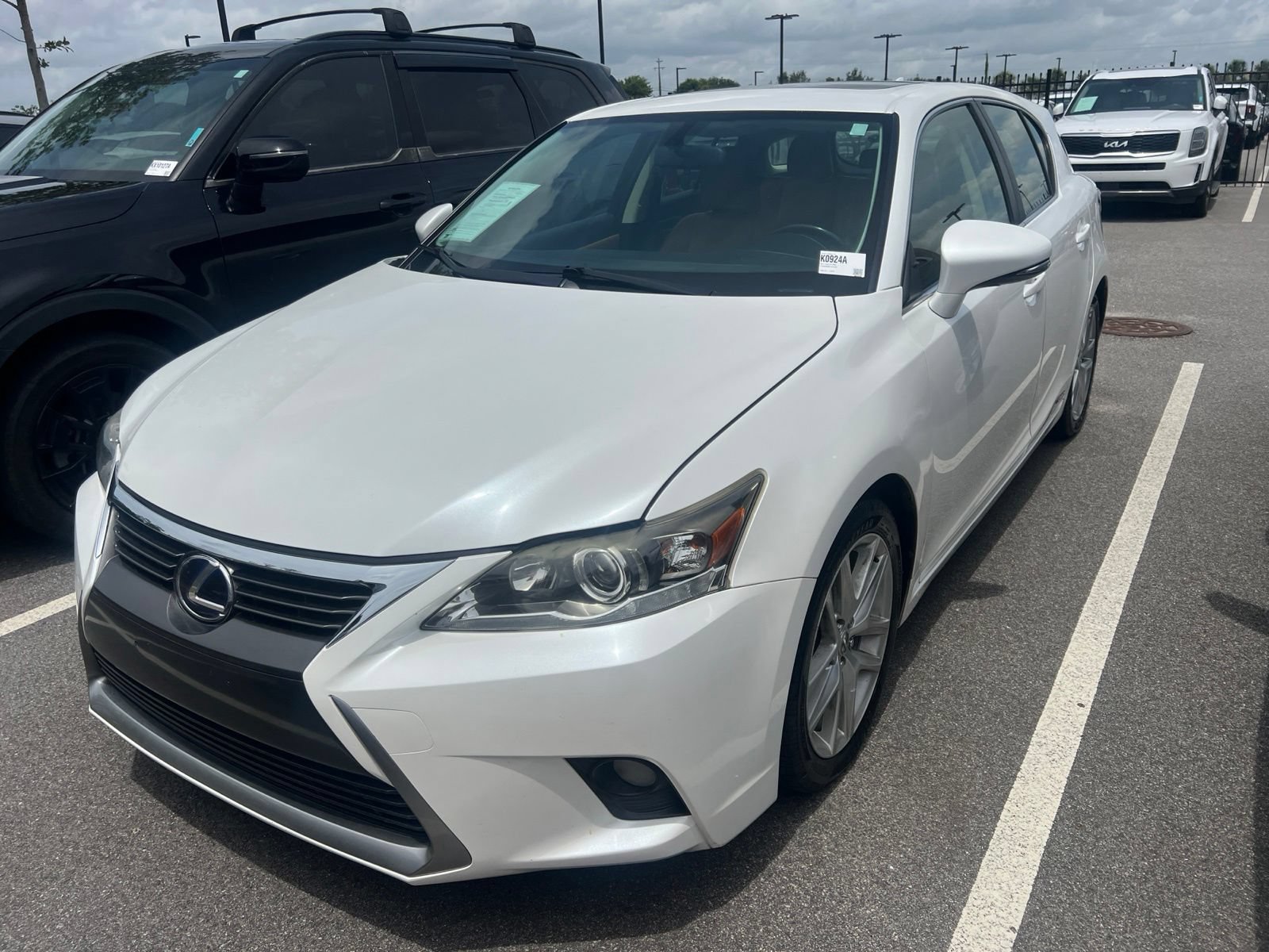 Used 2015 Lexus CT 200h FWD image 2