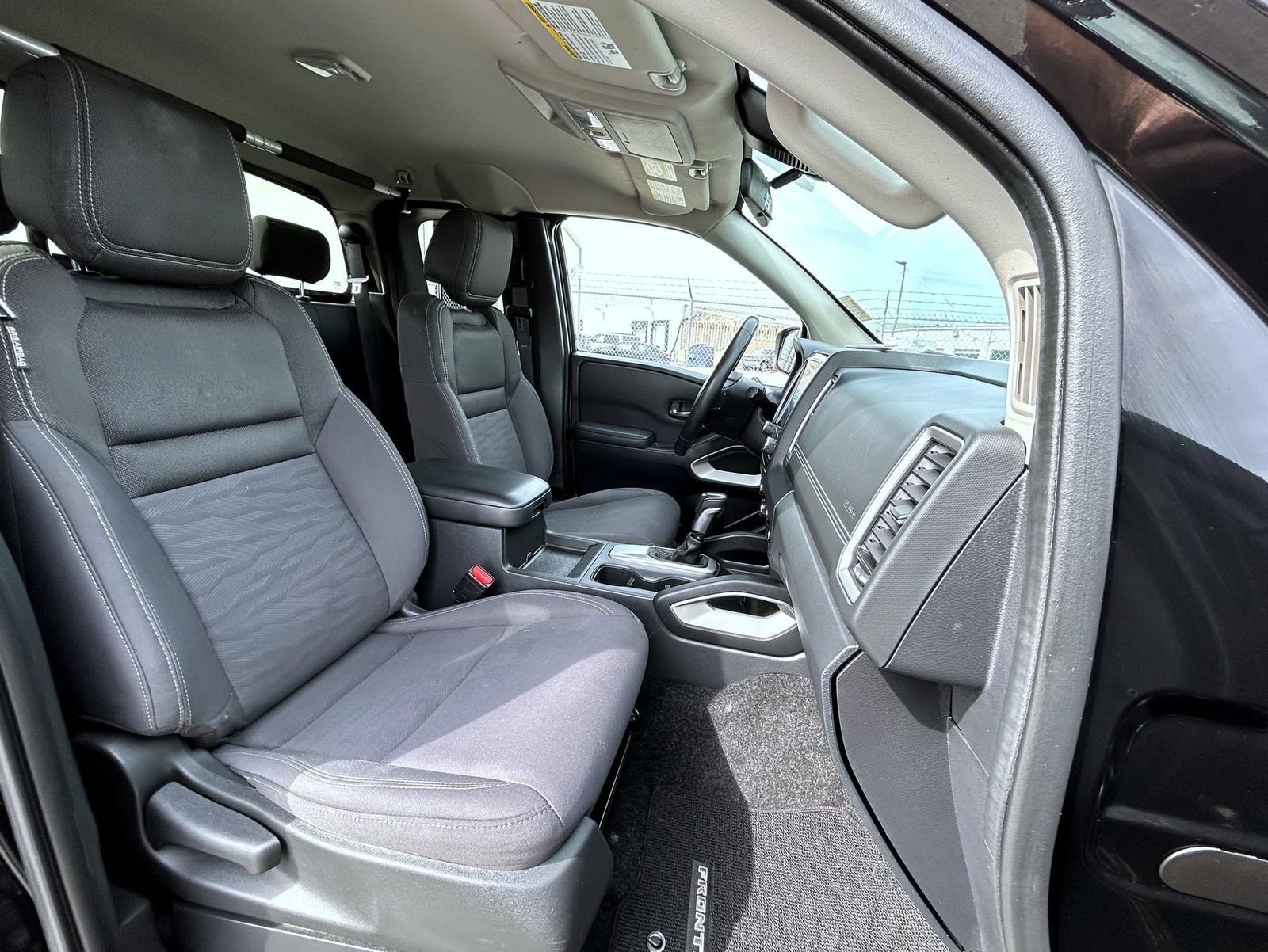 Used 2022 Nissan Frontier SV AWD/4WD image 17