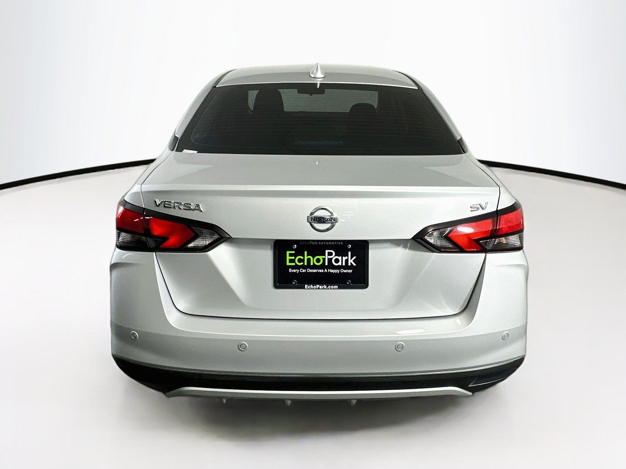 Used 2021 Nissan Versa SV FWD image 7