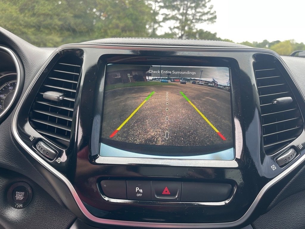 Used 2019 Jeep Cherokee Limited w/ Luxury Group image 6