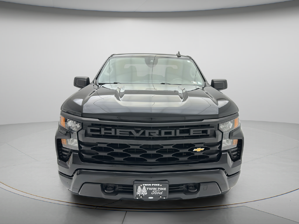 Used 2023 Chevrolet Silverado 1500 Custom AWD/4WD image 2